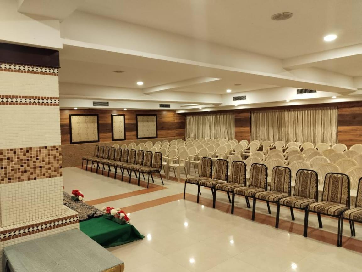 Hotel Mayas Tiruchirappalli Dış mekan fotoğraf