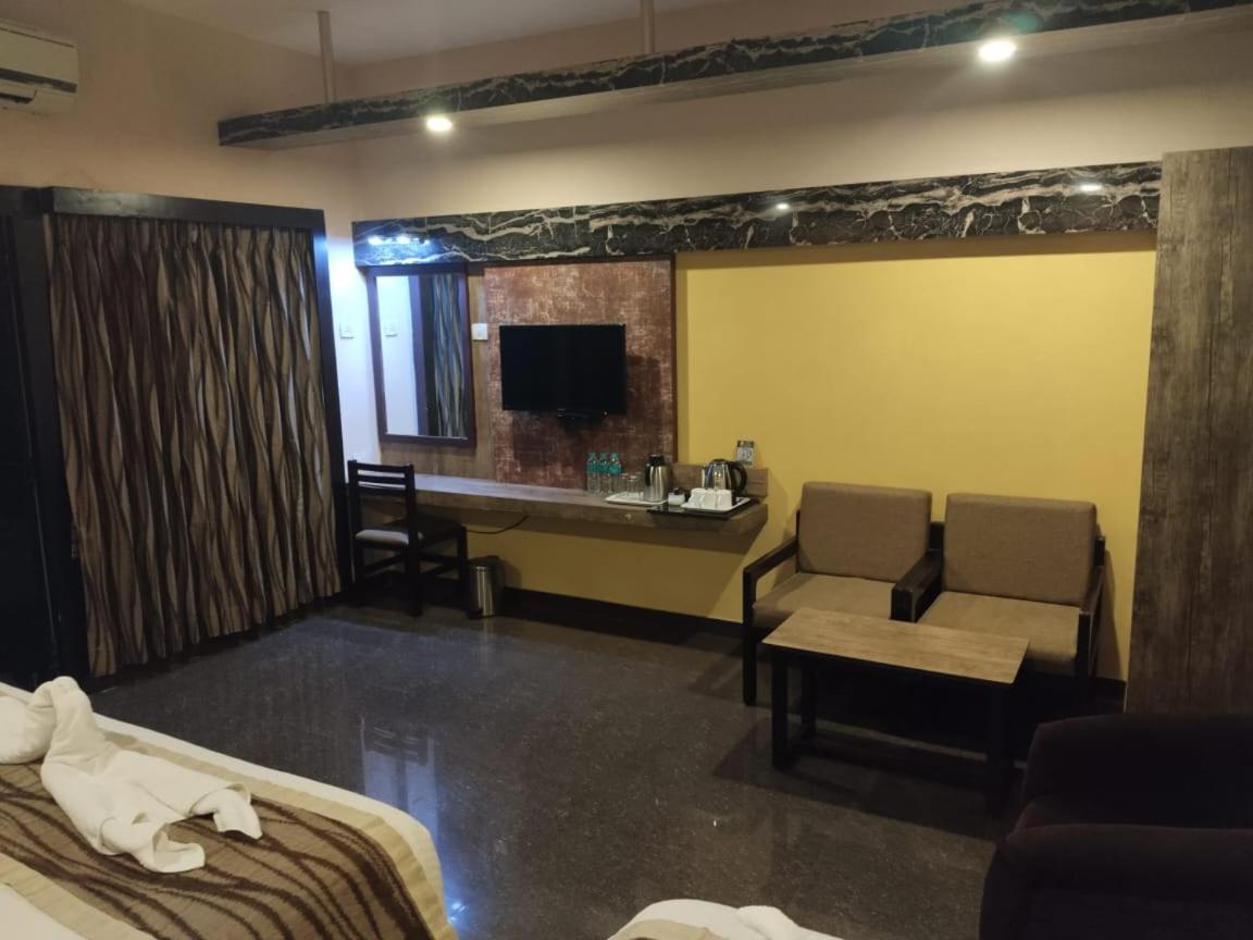 Hotel Mayas Tiruchirappalli Dış mekan fotoğraf