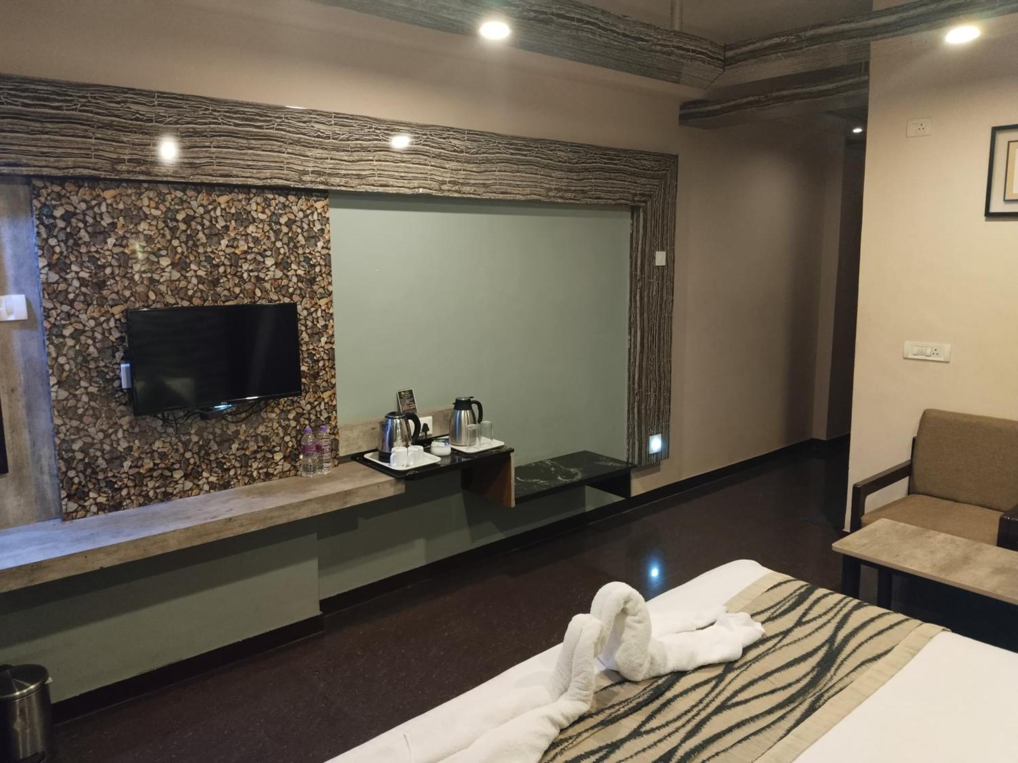 Hotel Mayas Tiruchirappalli Dış mekan fotoğraf