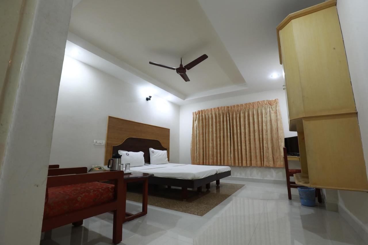 Hotel Mayas Tiruchirappalli Dış mekan fotoğraf
